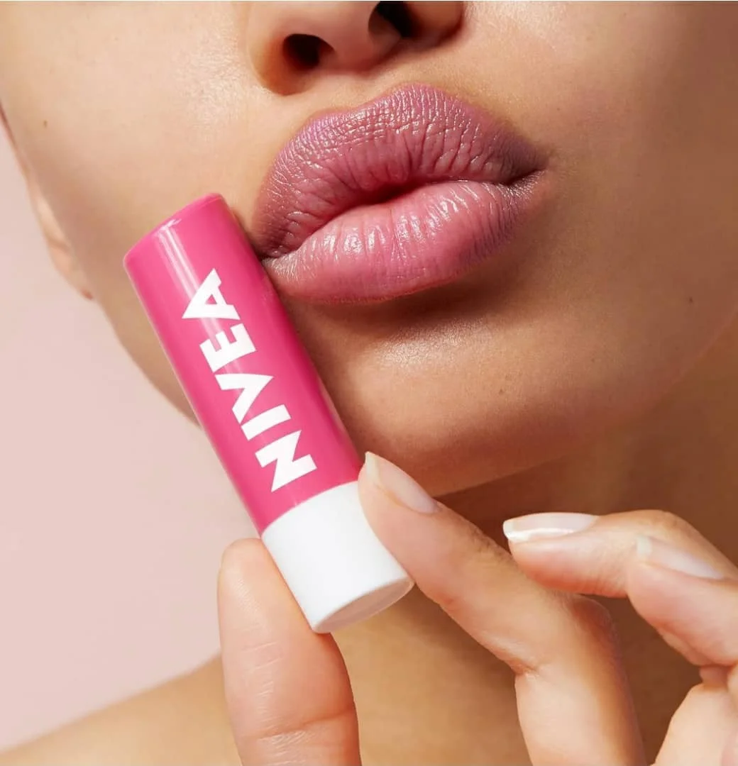 NIVEA baume a lèvres rouge
